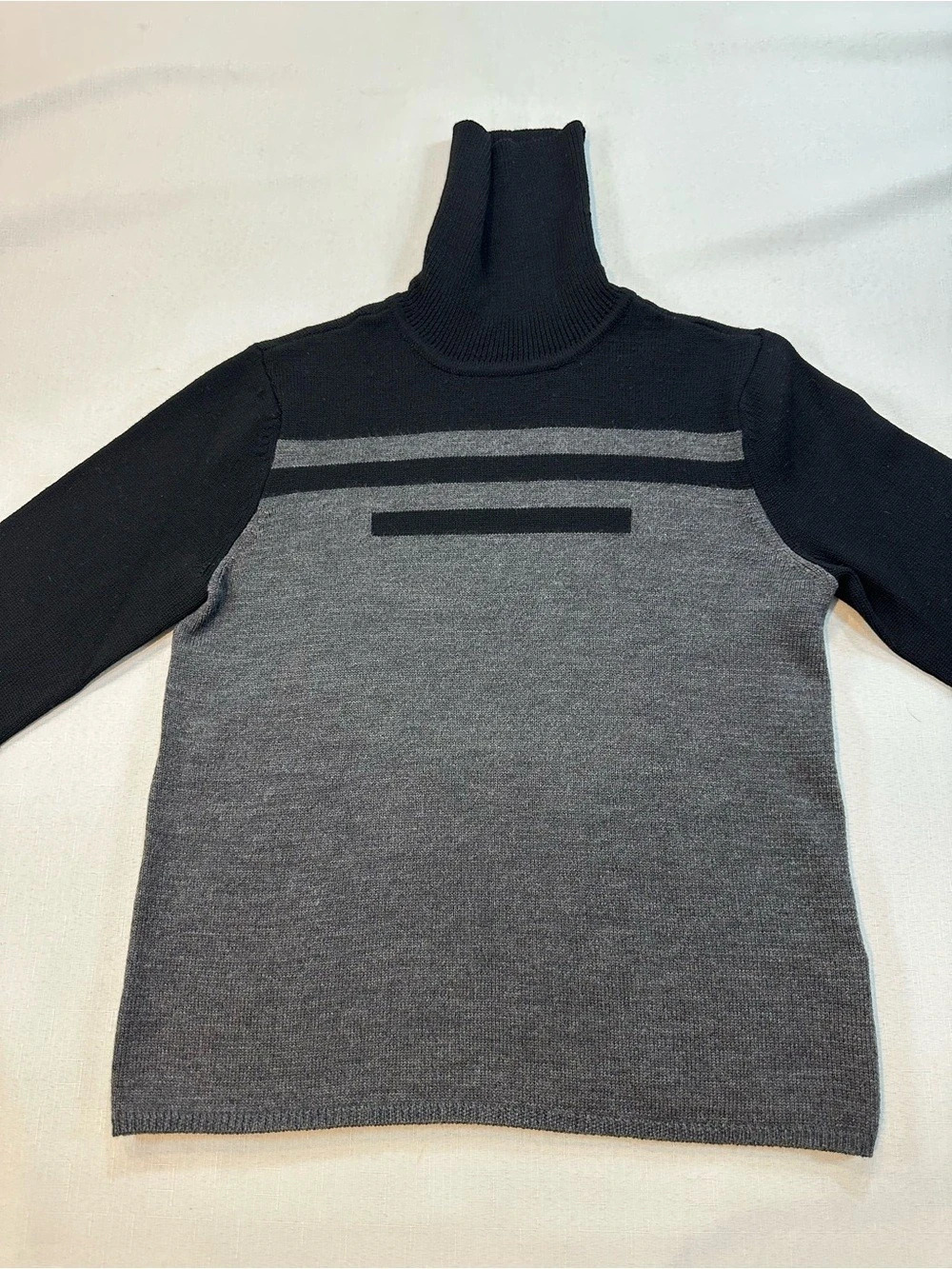 Vintage DKNY 100% Wool Colorblock Turtleneck Sweater P/S